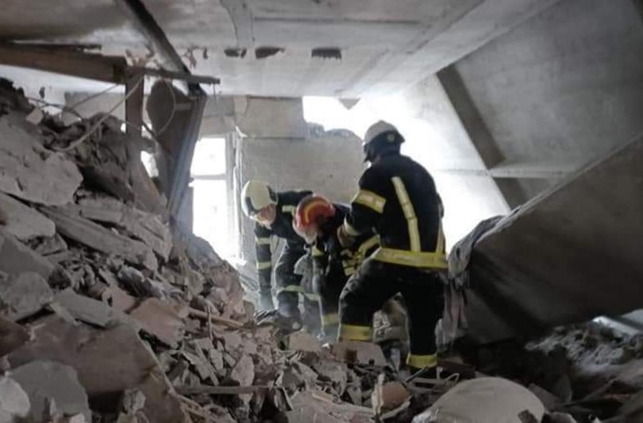 В Рубежном российские оккупанты обстреляли больницу: есть жертва В Рубежном российские оккупанты обстреляли больницу: есть жертва