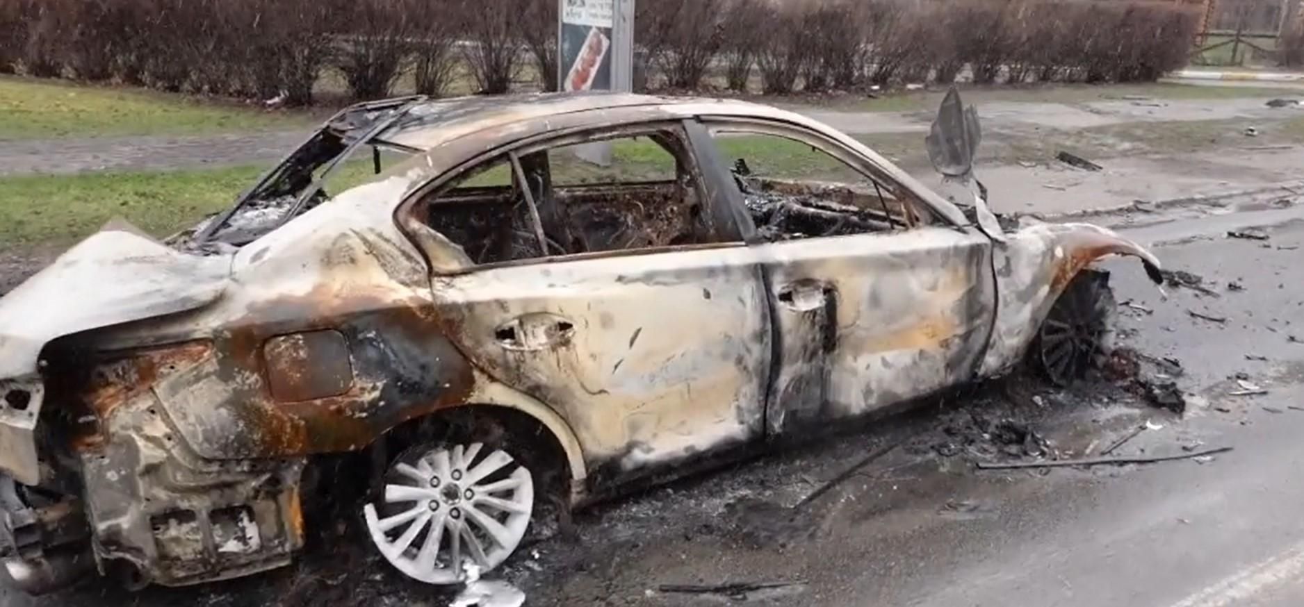 Раздавленные авто с телами и пожарище: ужасное видео из Бучи