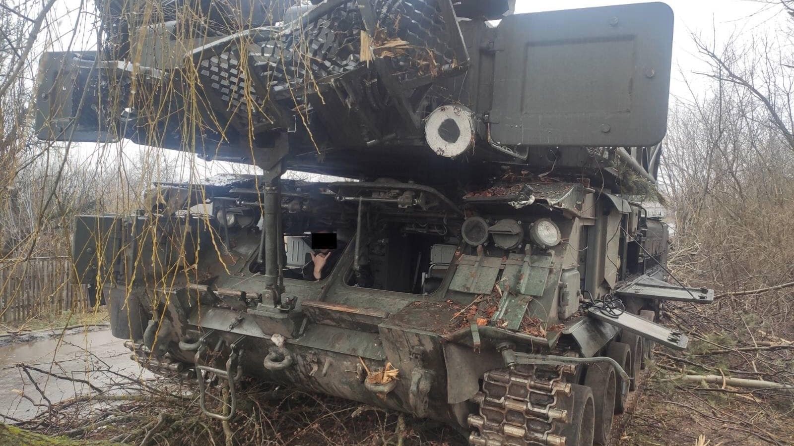 Спецпризначенці ССО знайшли російський "Бук" і схрон боєприпасів до нього: фото трофею - 24 Канал Спецпризначенці ССО знайшли російський "Бук" і схрон боєприпасів до нього: фото трофею - 24 Канал