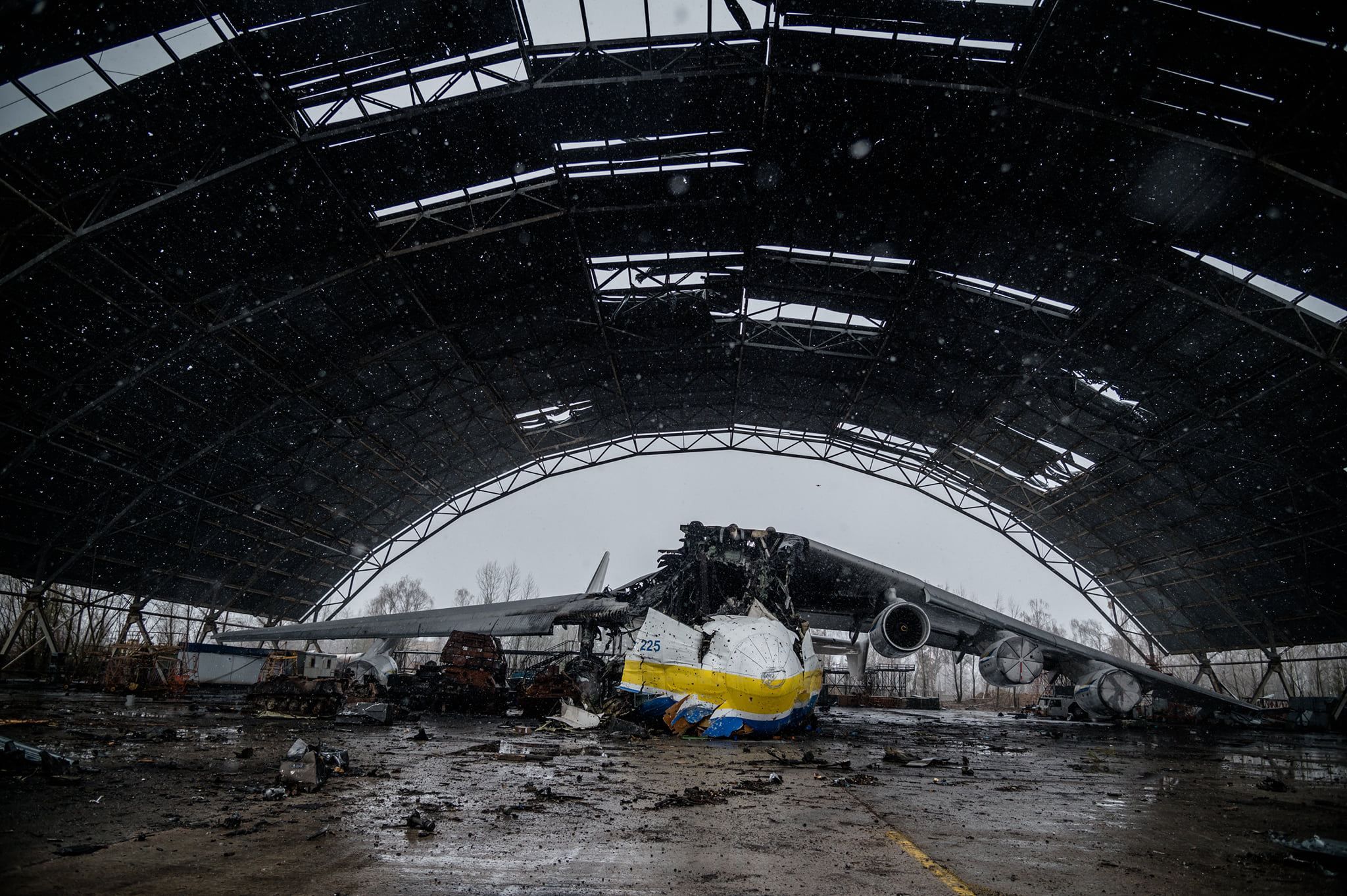 Як виглядає спалена окупантами "Мрія": жахливі фото з Гостомеля - 24 Канал Як виглядає спалена окупантами "Мрія": жахливі фото з Гостомеля - 24 Канал