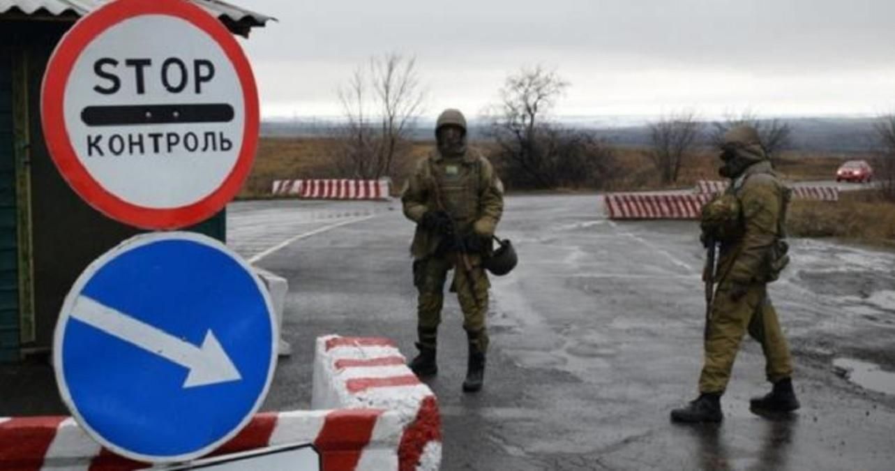 Окупанти на блокпостах "полюють" на чоловіків, щоб перетягнути у своє військо - 24 Канал