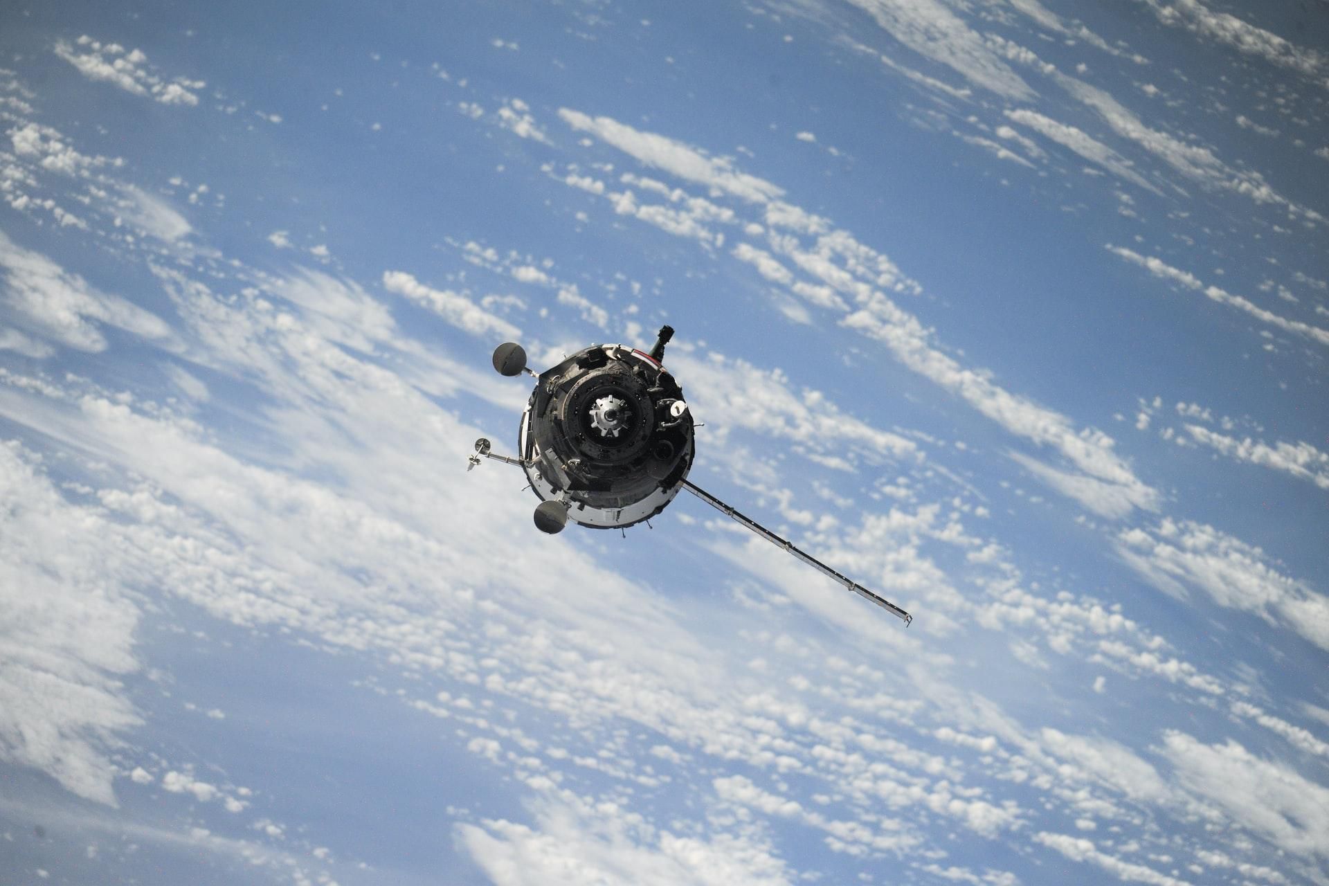 В ім'я науки: дослідники захопили канадський супутник й запустили з нього трансляцію - Техно