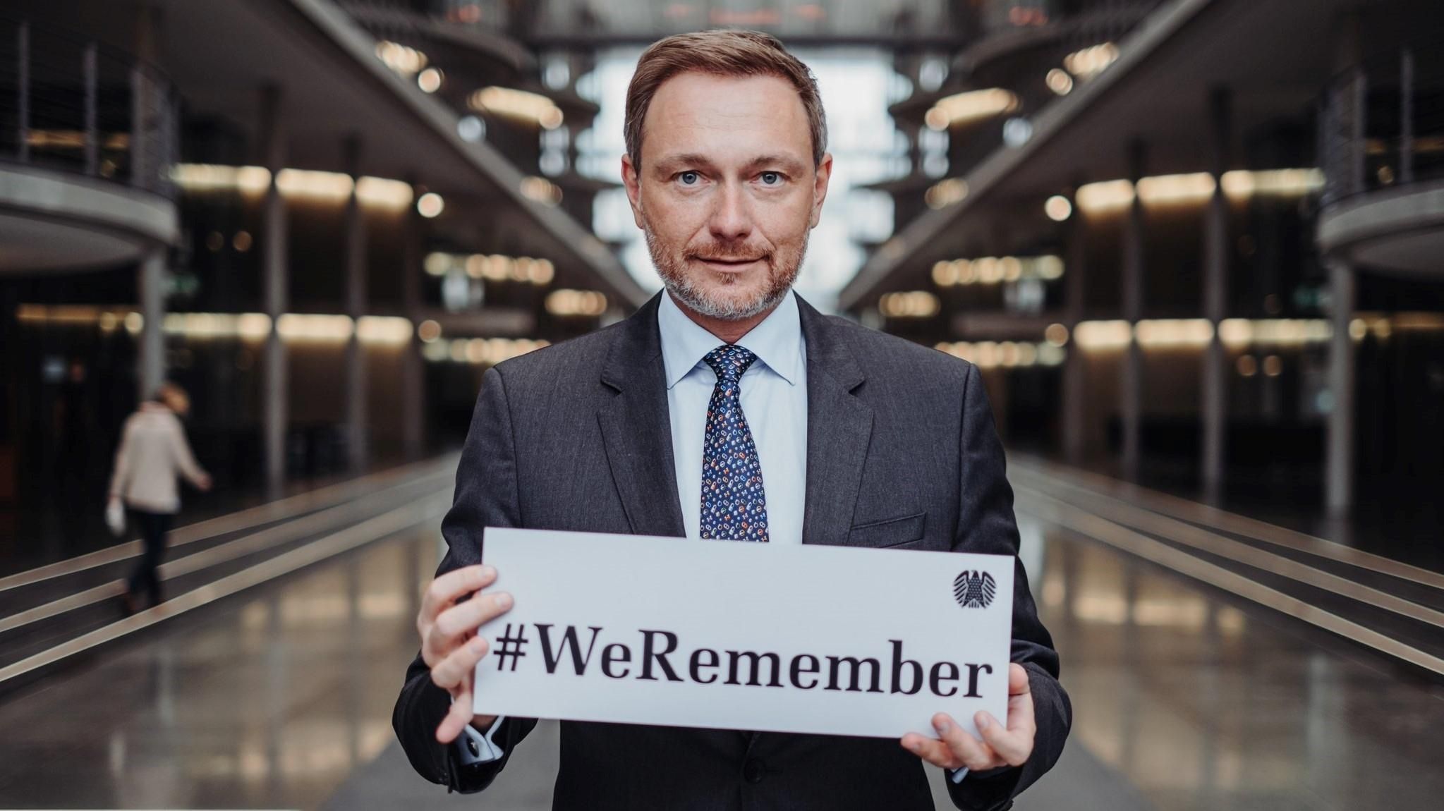 Скандальний німецький міністр у твіті про звірства росія у Бучі згадав про "опір Навального" - 24 Канал Скандальний німецький міністр у твіті про звірства росія у Бучі згадав про "опір Навального" - 24 Канал