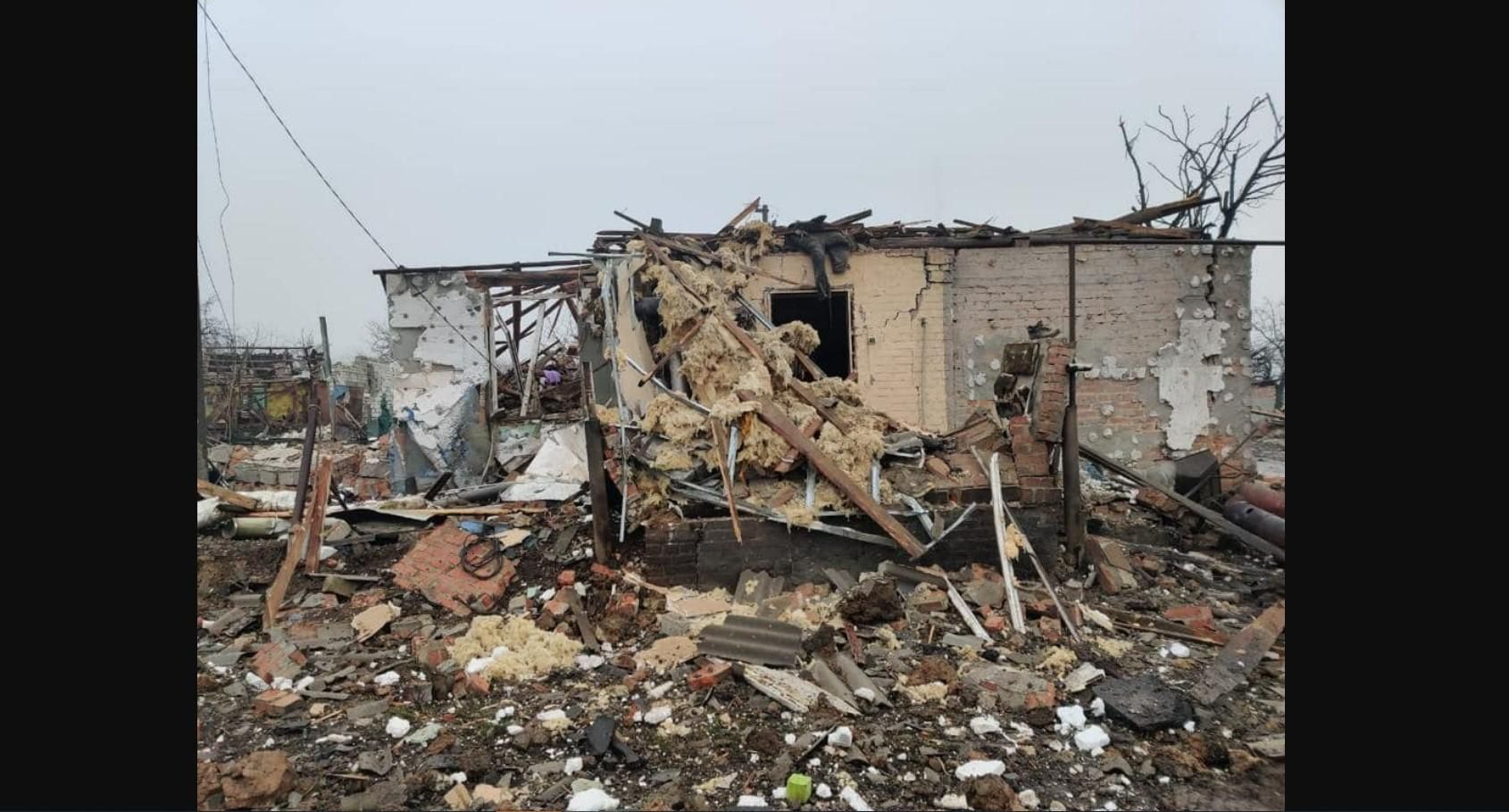 Не лишилося навіть стін: окупанти майже повністю розбомбили село на Харківщині, моторошне відео - 24 Канал Не лишилося навіть стін: окупанти майже повністю розбомбили село на Харківщині, моторошне відео - 24 Канал