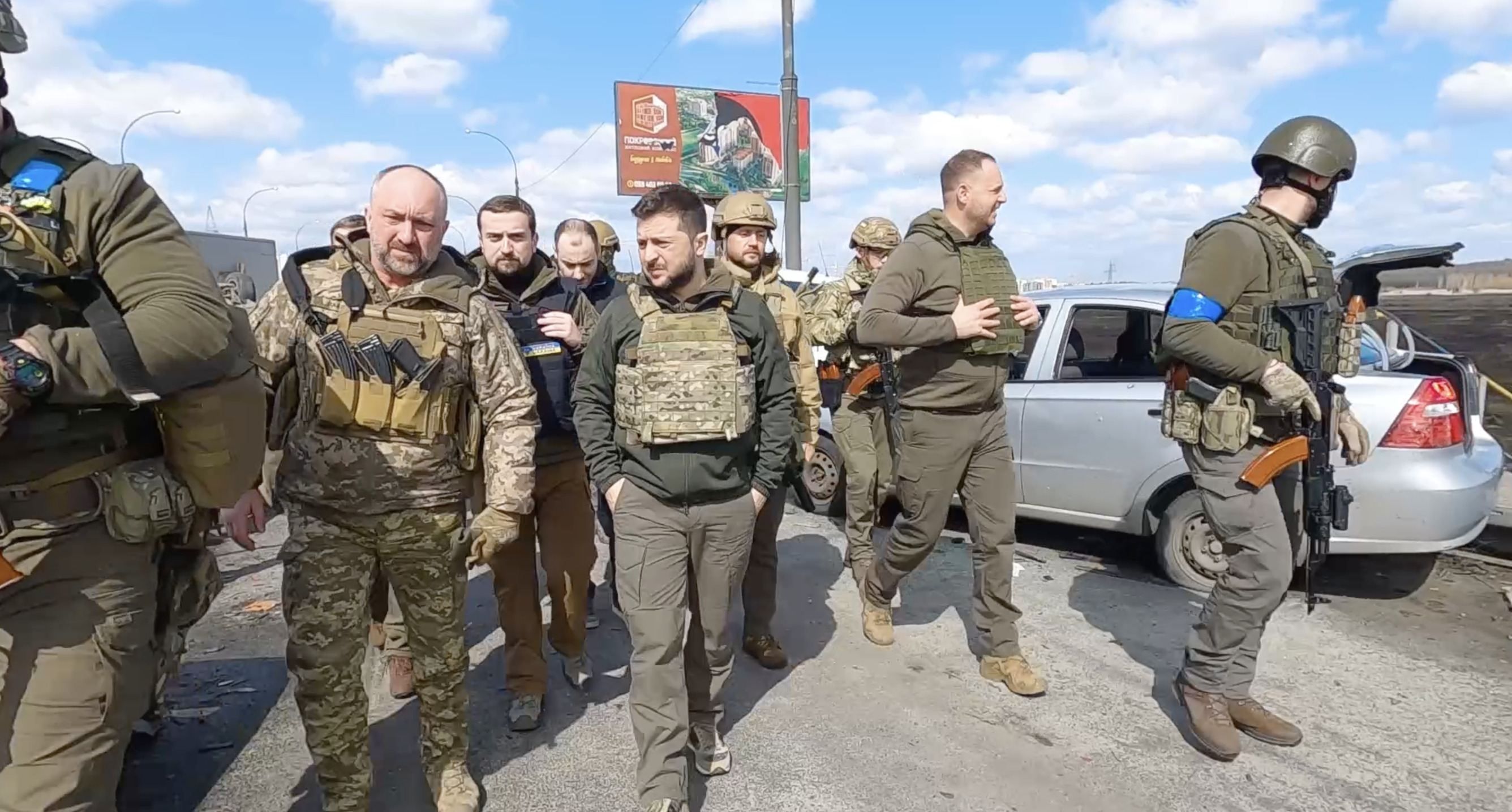 Зеленський відвідав звільнені від окупантів Ірпінь та Стоянку - 4 апреля 2022 - 24 Канал Зеленський відвідав звільнені від окупантів Ірпінь та Стоянку - 4 апреля 2022 - 24 Канал