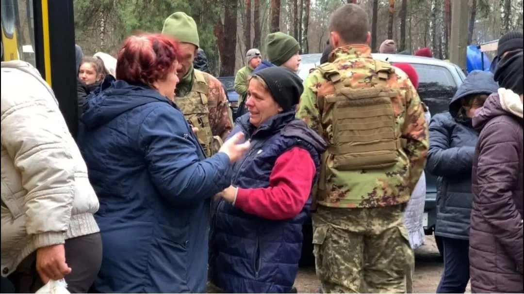 Як мешканці села зустрічали наших військових після окупації / Фото ОТУ 