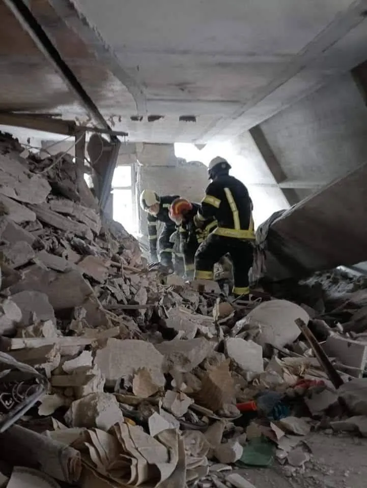 У зоні ООС ворог обстріляв фенольний завод та інші об'єкти мирної інфраструктури У зоні ООС ворог обстріляв фенольний завод та інші об'єкти мирної інфраструктури