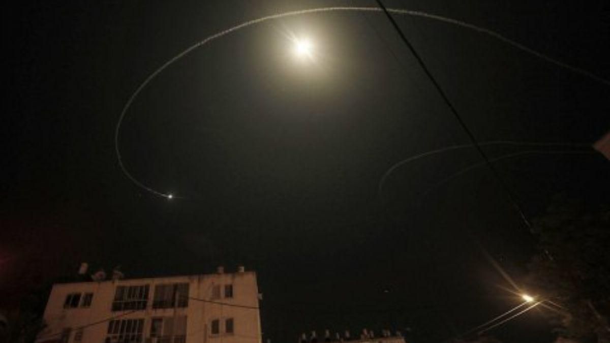 Ночью ПВО сбила над Днепропетровщиной 2 вражеские ракеты: из-за обломков возник пожар Ночью ПВО сбила над Днепропетровщиной 2 вражеские ракеты: из-за обломков возник пожар