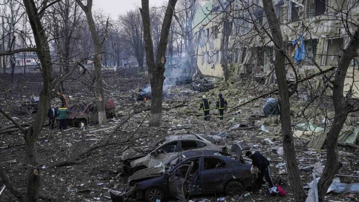 Майже 40 тисяч мирного населення: окупанти продовжують силоміць вивозити людей з Маріуполя - 24 Канал