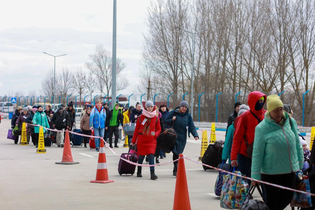 Окупанти силою вивозять мешканців Харківщини до Росії