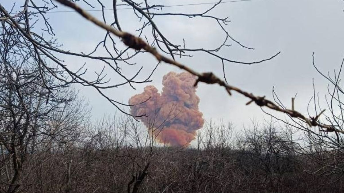 Аналогічно до застосування біологічної чи хімзброї, – Арахамія про обстріл цистерн з азотом - 24 Канал Аналогічно до застосування біологічної чи хімзброї, – Арахамія про обстріл цистерн з азотом - 24 Канал