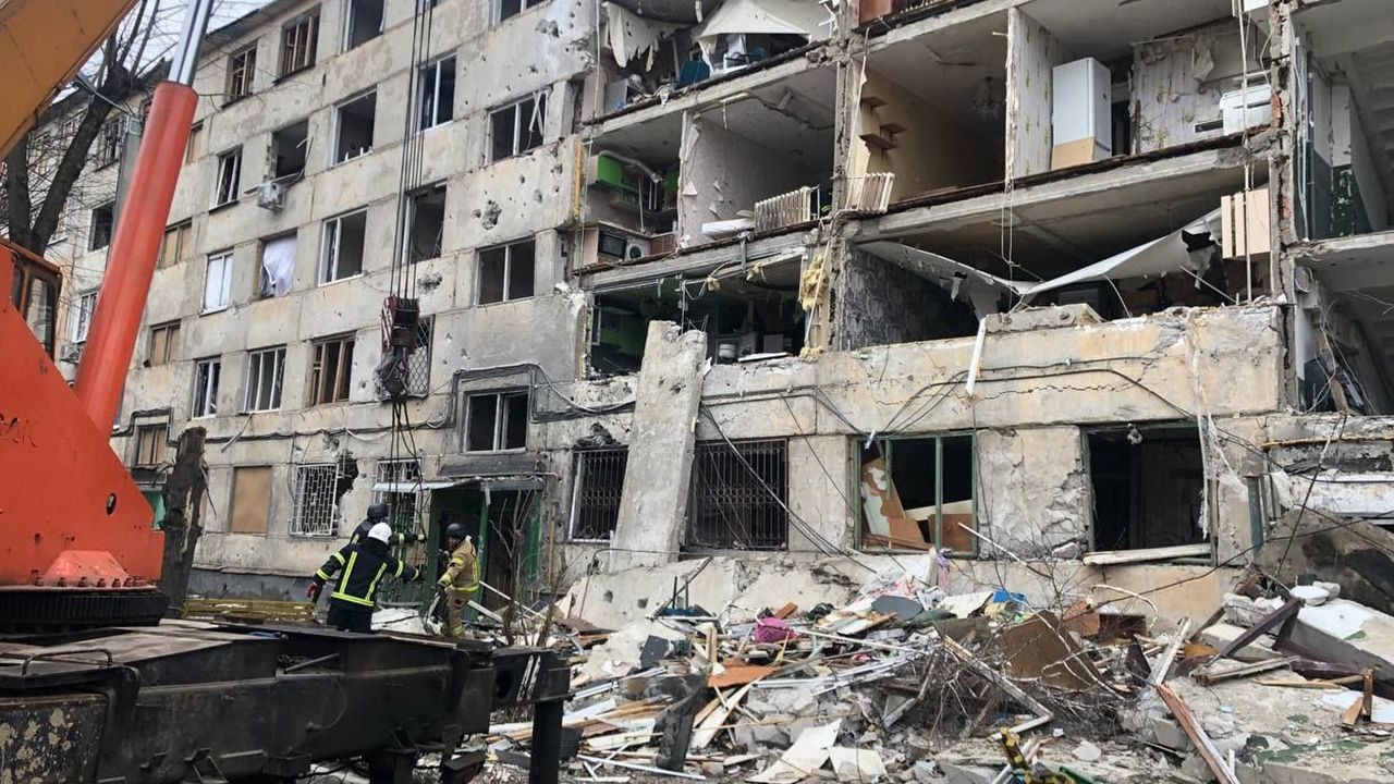 Били не лише танками та артилерією: минулої доби окупанти завдали 54 ударів по Харківщині - 24 Канал Били не лише танками та артилерією: минулої доби окупанти завдали 54 ударів по Харківщині - 24 Канал