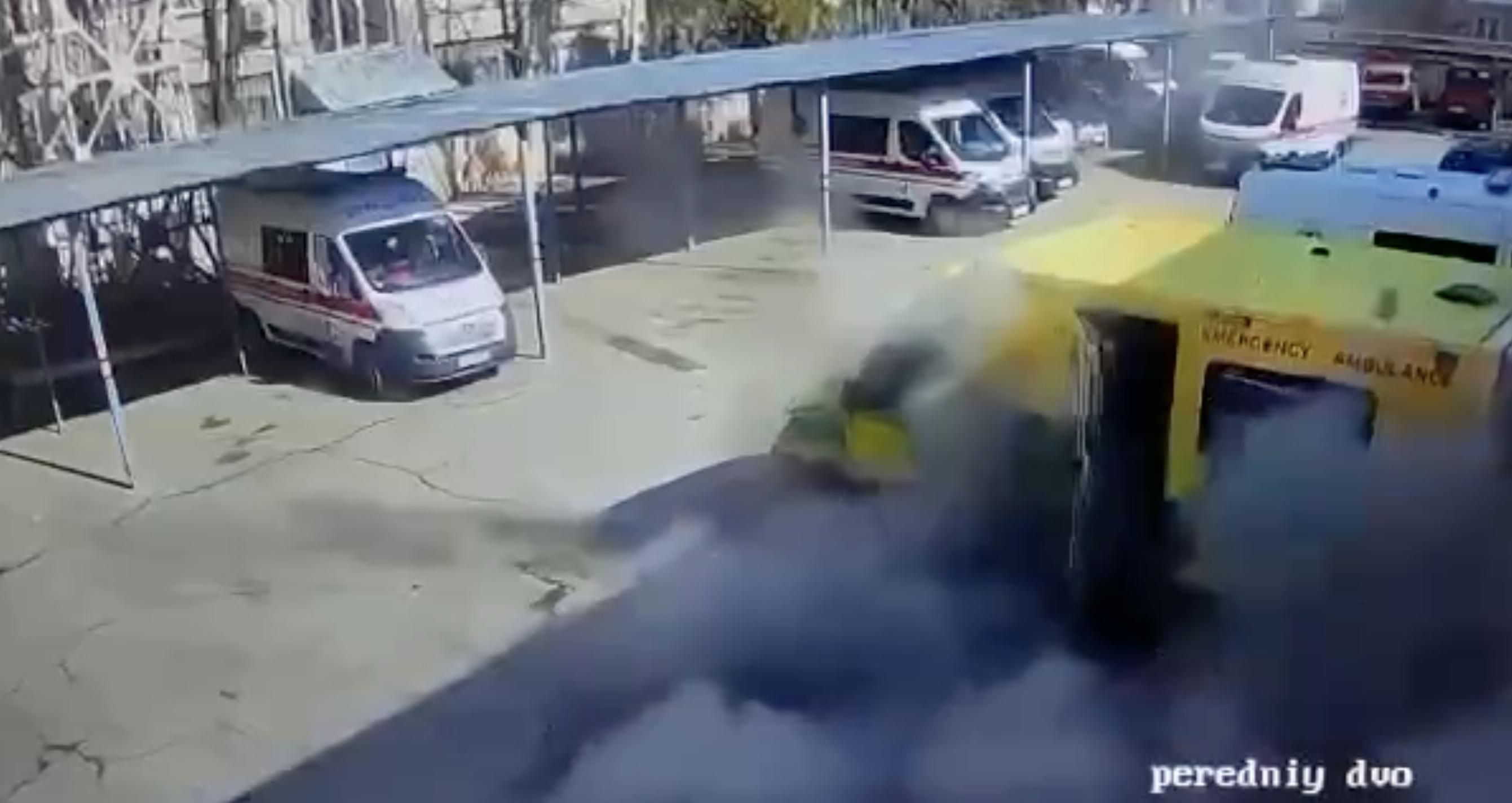 Ким показал видео момента циничного удара по детской больнице в Николаеве Ким показал видео момента циничного удара по детской больнице в Николаеве