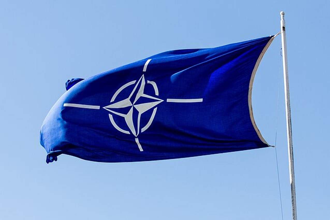 Украинцы все меньше поддерживают вступление в НАТО: результаты исследования - 24 Канал