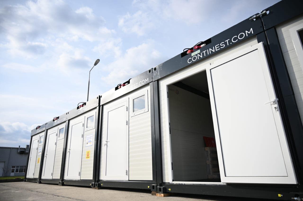 США передали 18 модульних будинків для тимчасового проживання: їх відправлять на Київщину - 24 Канал США передали 18 модульних будинків для тимчасового проживання: їх відправлять на Київщину - 24 Канал