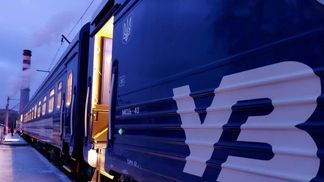 Окупанти почали нищити залізничне сполучення: людей закликають евакуюватися з Луганщини 