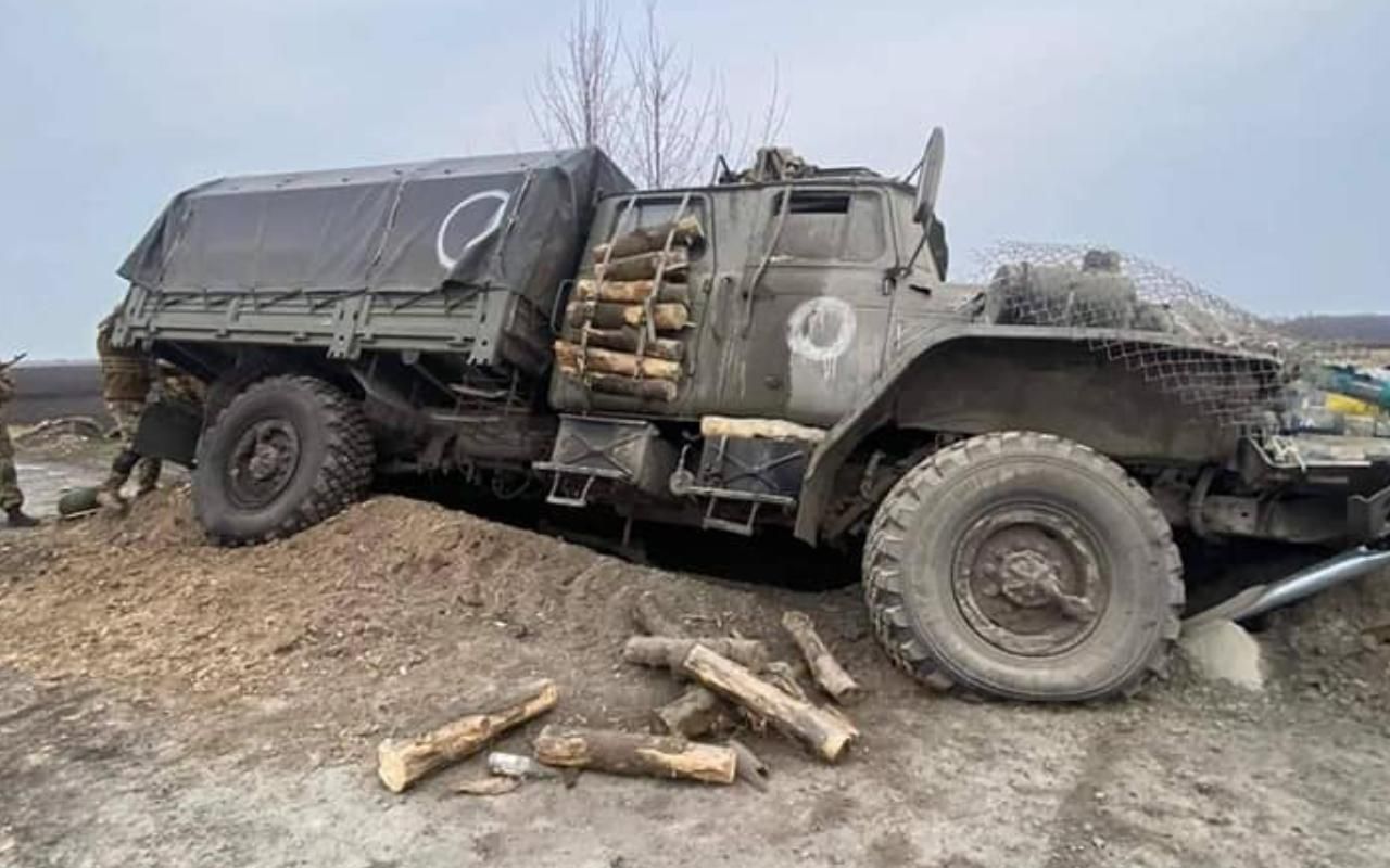 Заготовляли дрова, але наткнулися на вогонь ЗСУ: фото знищеної техніки окупанта - 24 Канал