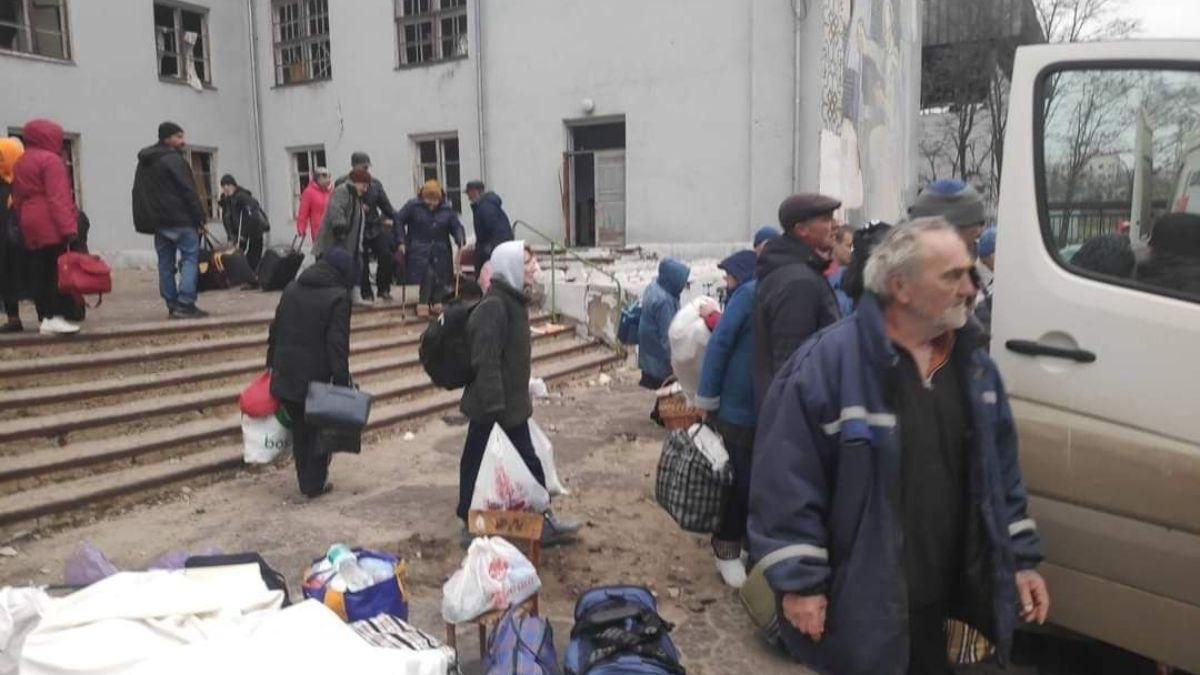 Из Рубежного уже вывезли 70 жителей, а Попасная – под огнем российских градов Из Рубежного уже вывезли 70 жителей, а Попасная – под огнем российских градов