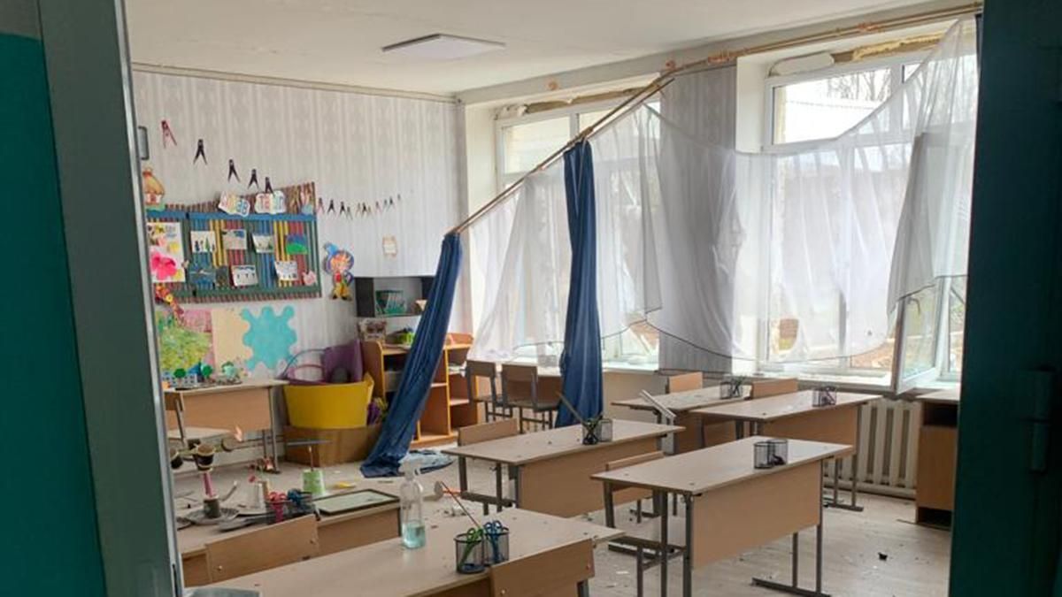 Оккупанты из артиллерии расстреляли место раздачи гумпомощи в Угледаре: есть погибшие и раненные Оккупанты из артиллерии расстреляли место раздачи гумпомощи в Угледаре: есть погибшие и раненные