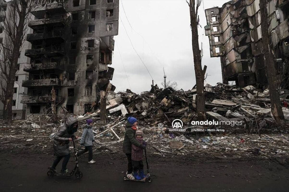 Руины и пожарище: жуткие кадры из разбитой россиянами Бородянки Руины и пожарище: жуткие кадры из разбитой россиянами Бородянки