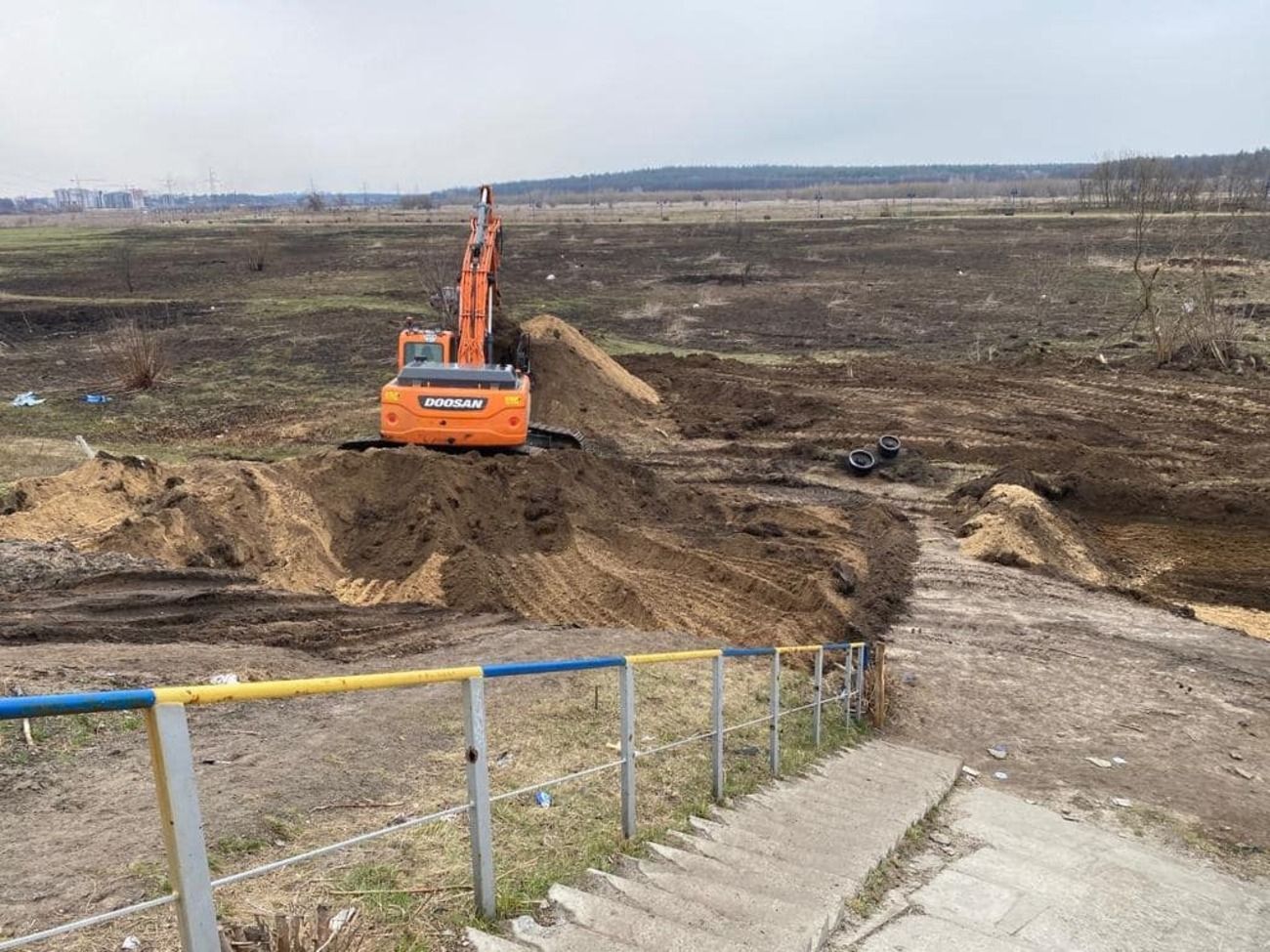 Через річку Ірпінь будують переправу, а невдовзі зведуть новий міст - 24 Канал Через річку Ірпінь будують переправу, а невдовзі зведуть новий міст - 24 Канал