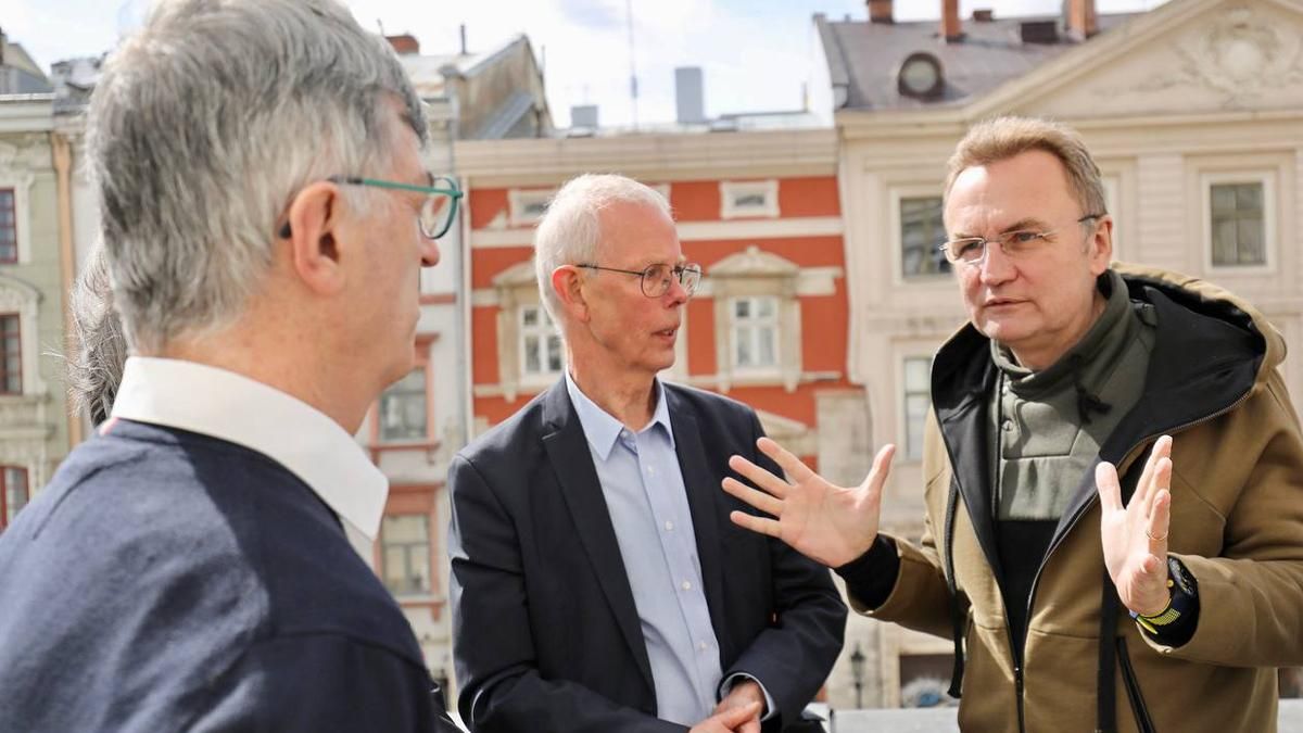 Парламентській асамблеї варто люструвати сателітів Росії, які ширять її голос, - Садовий - 24 Канал Парламентській асамблеї варто люструвати сателітів Росії, які ширять її голос, - Садовий - 24 Канал