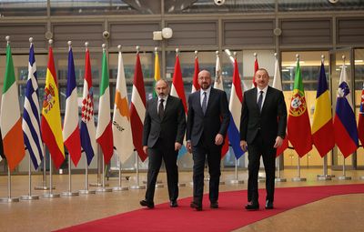 Крок до миру: у Брюсселі лідери Азербайджану та Вірменії провели переговори