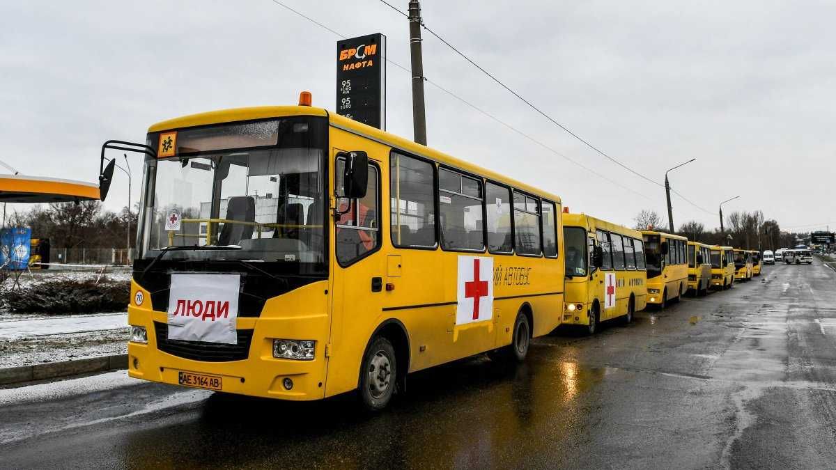 "Шансів врятуватися від смерті щодня менше": мешканців Луганщини вкотре закликають евакуюватися - 24 Канал