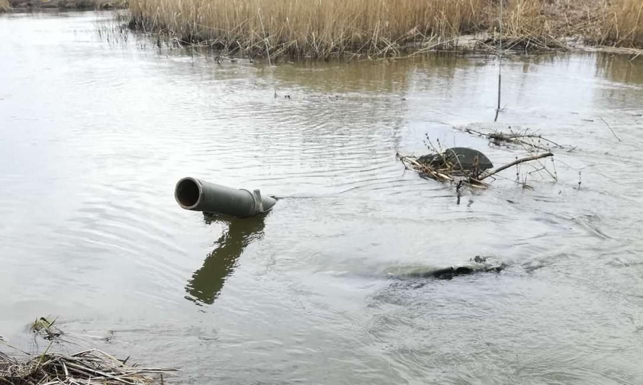 Екіпаж російського танку напився і потопився: курйозне фото - 24 Канал