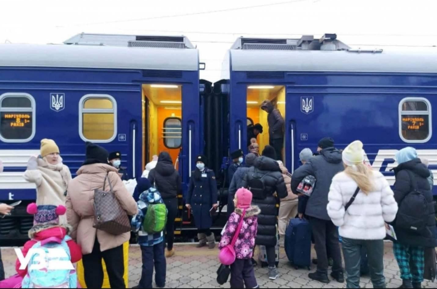 Охочих дуже багато, люди мріють вижити, - голова ОВА про евакуацію з Луганщини - 24 Канал