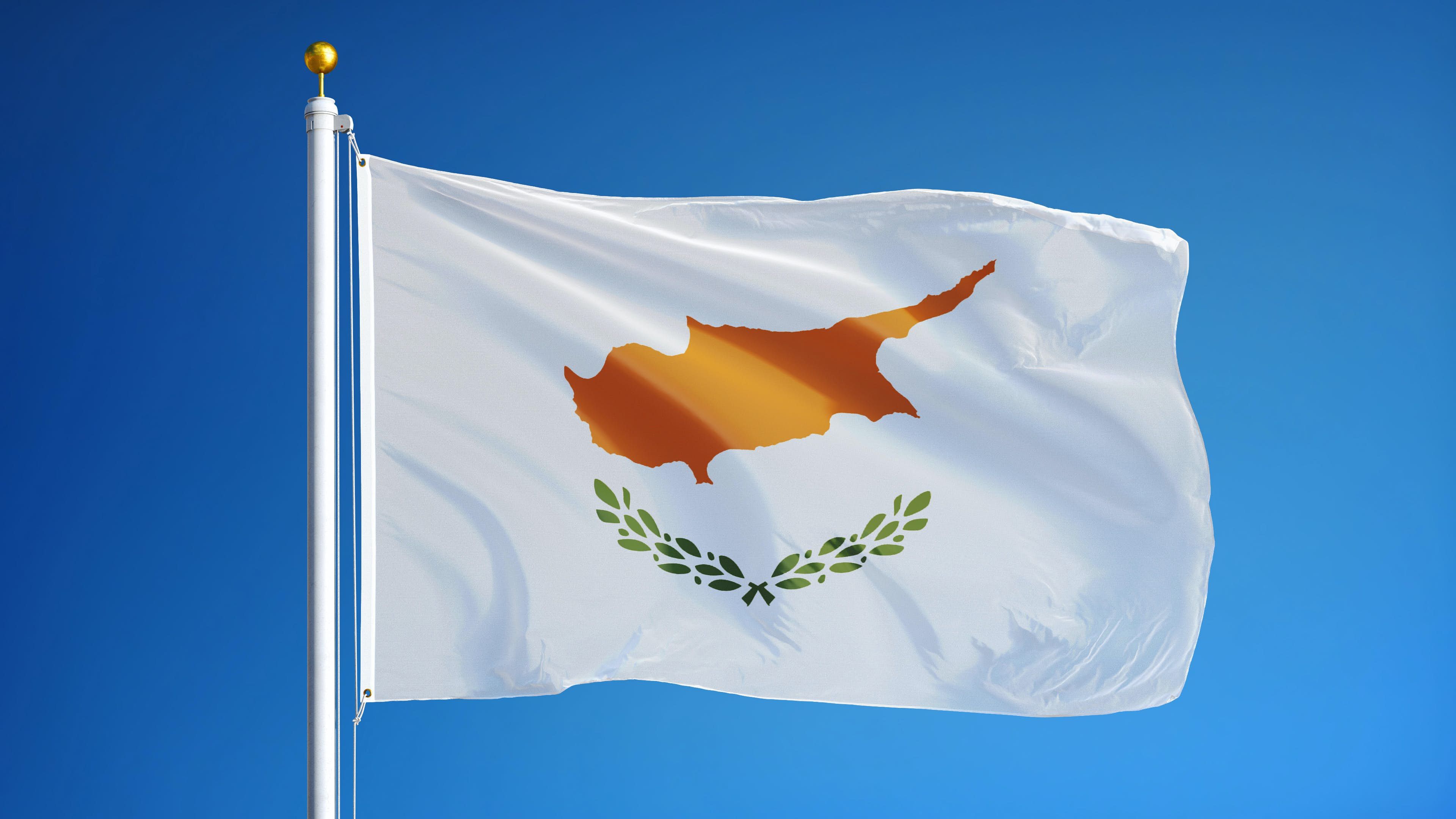 Кіпр оголосив анулювання паспортів підсанкційних росіян - 24 Канал