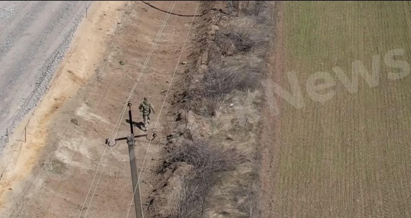 Окупант злякався українського дрона й привів його на позицію свого підрозділу: їх всіх знищили - 24 Канал