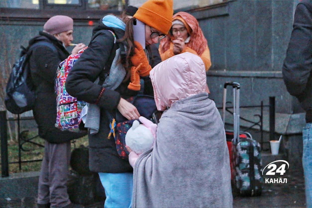 В Україні офіційно зареєстрували понад 500 тисяч нових вимушених переселенців, – Шмигаль - 24 Канал В Україні офіційно зареєстрували понад 500 тисяч нових вимушених переселенців, – Шмигаль - 24 Канал