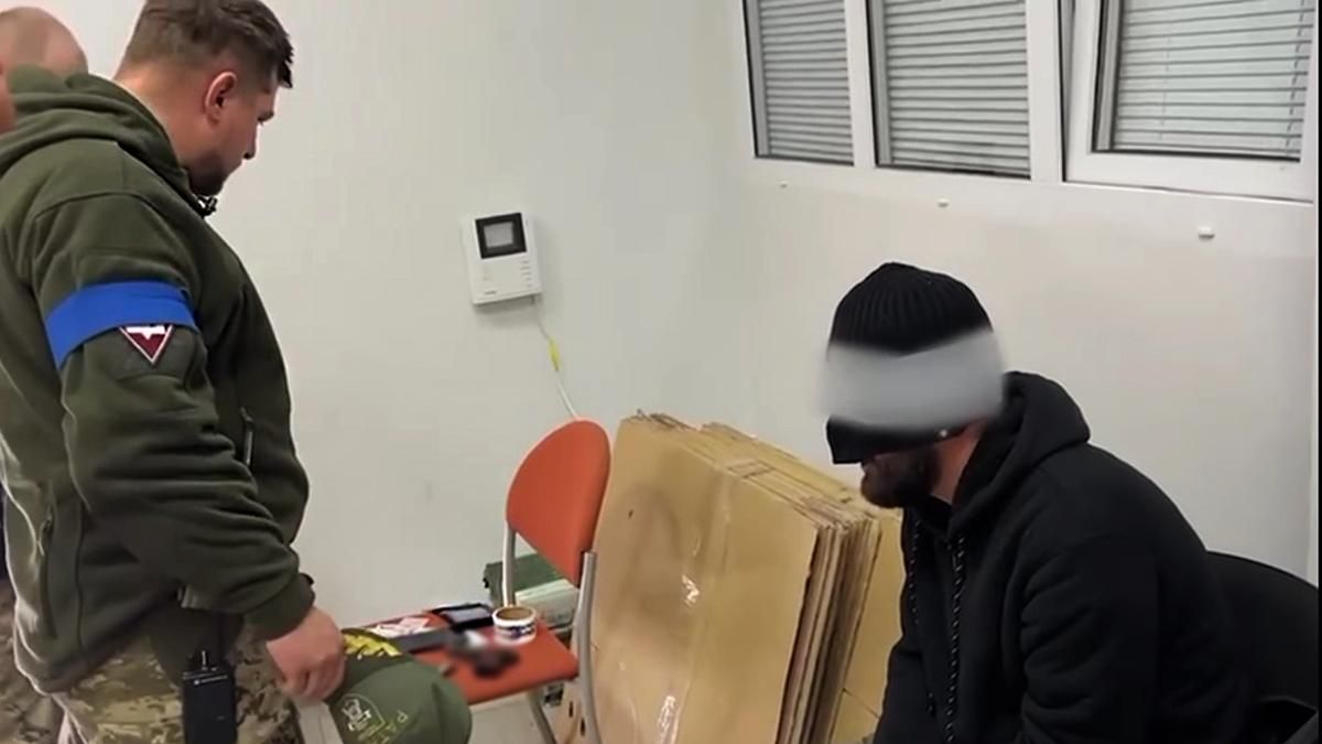 Скандального нардепа Юрченко задержали на блокпосте: политик сразу начал извиняться - 24 Канал Скандального нардепа Юрченко задержали на блокпосте: политик сразу начал извиняться - 24 Канал