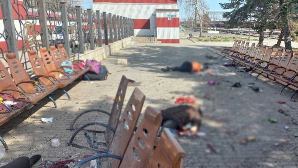 Унаслідок ракетного удару по вокзалу в Краматорську загинули 27 людей, зокрема двоє дітей - 24 Канал Унаслідок ракетного удару по вокзалу в Краматорську загинули 27 людей, зокрема двоє дітей - 24 Канал