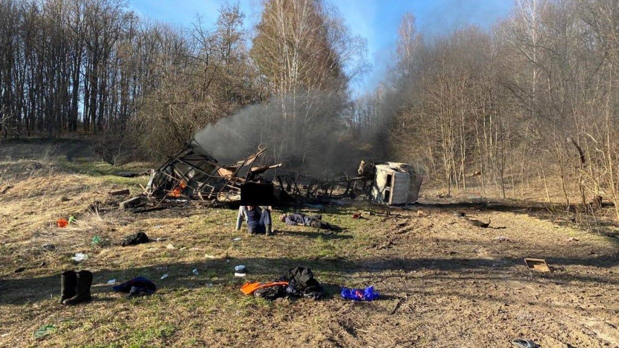 Восстанавливали электроснабжение: в Тростянке на мине взорвались ремонтники - 24 Канал Восстанавливали электроснабжение: в Тростянке на мине взорвались ремонтники - 24 Канал