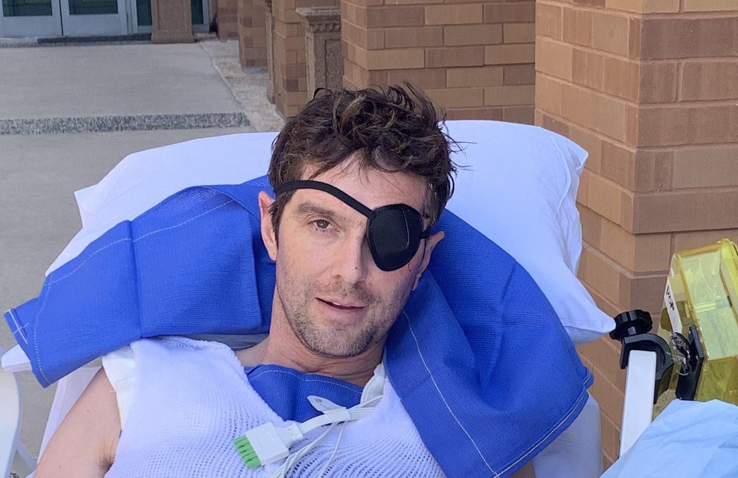 Журналист Fox News, попавший под обстрел на Киевщине, потерял часть ноги и наполовину ослеп Журналист Fox News, попавший под обстрел на Киевщине, потерял часть ноги и наполовину ослеп