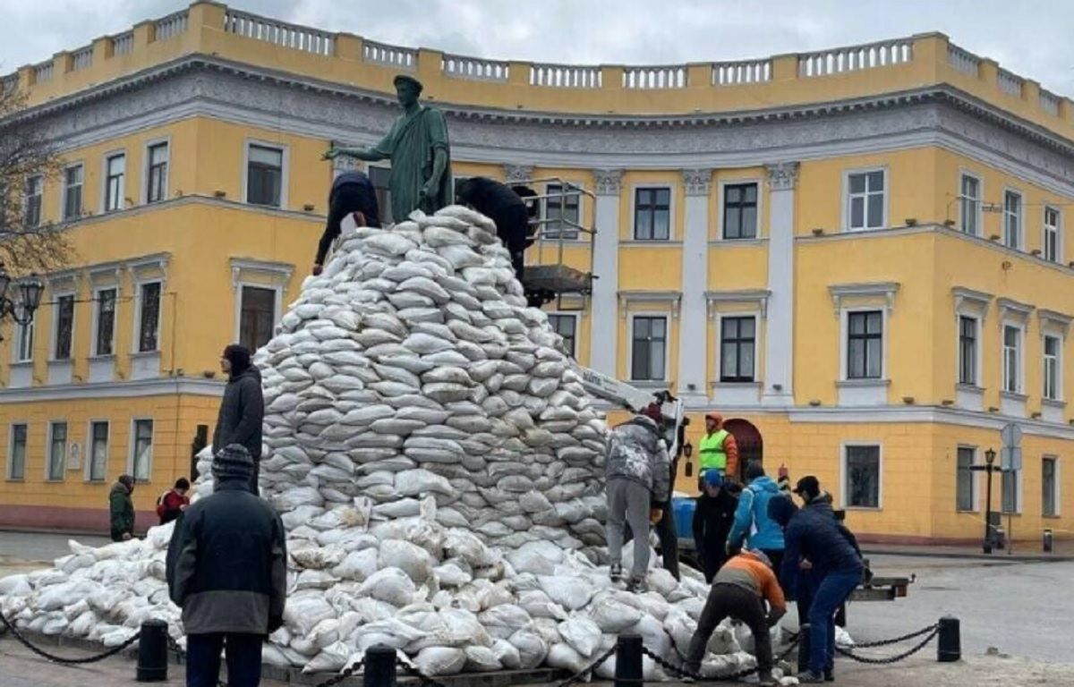 Оккупанты нанесли ракетный удар неподалеку от Одессы Оккупанты нанесли ракетный удар неподалеку от Одессы
