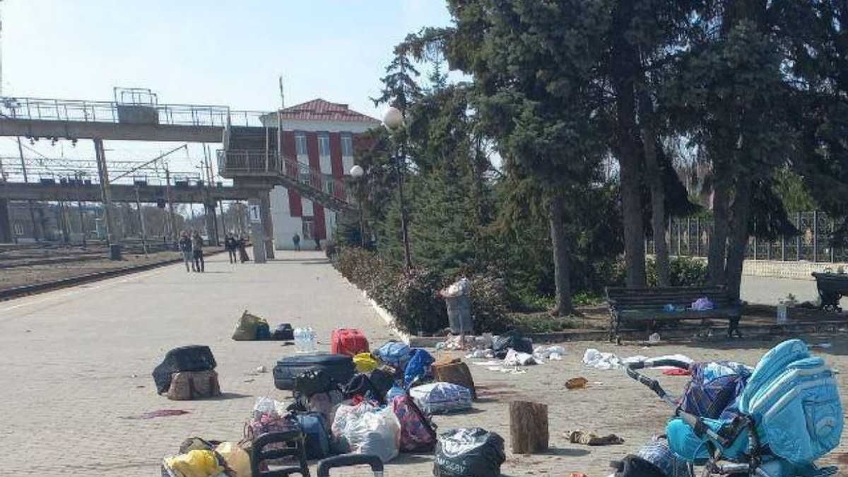 Хотіли мати більше заручників і зупинити евакуацію, – Ягун про обстріл вокзалу Краматорська - 24 Канал Хотіли мати більше заручників і зупинити евакуацію, – Ягун про обстріл вокзалу Краматорська - 24 Канал