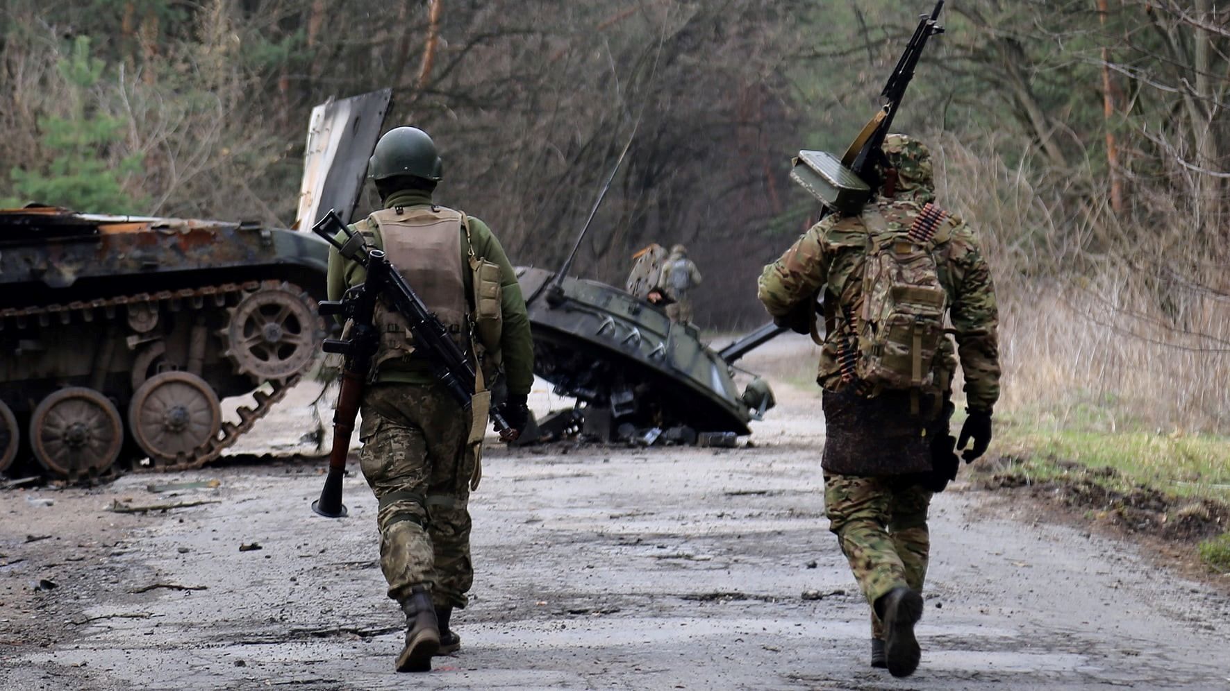 Два вертольоти, крилата ракета і повно техніки: на Донбасі воїни ООС відбивають атаку за атакою - 24 Канал