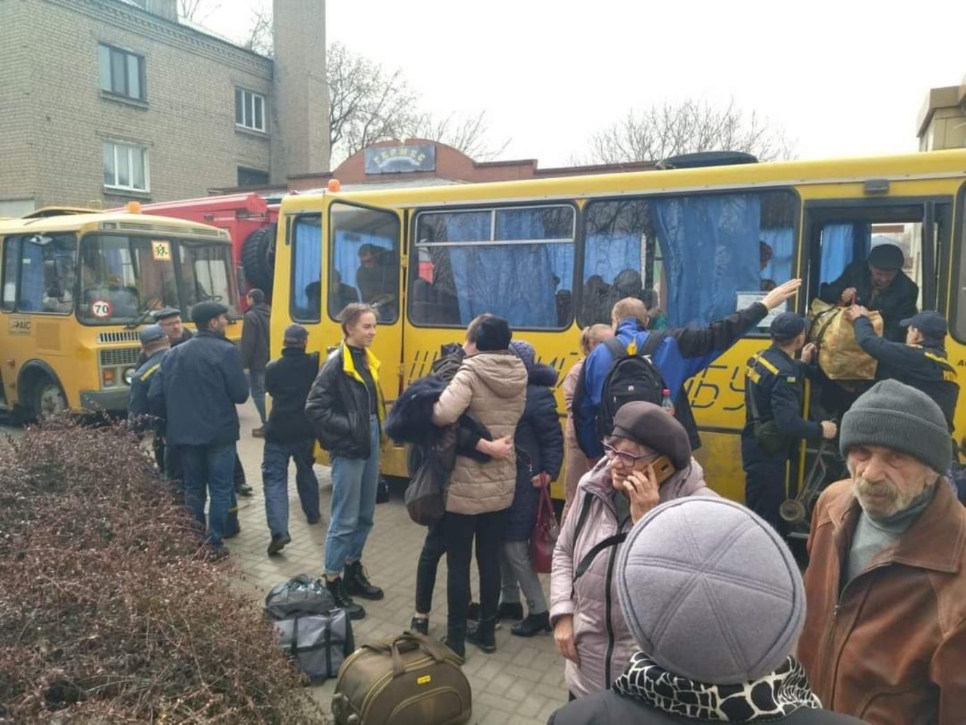 В Мелитополе оккупанты удерживают автобусы для эвакуации