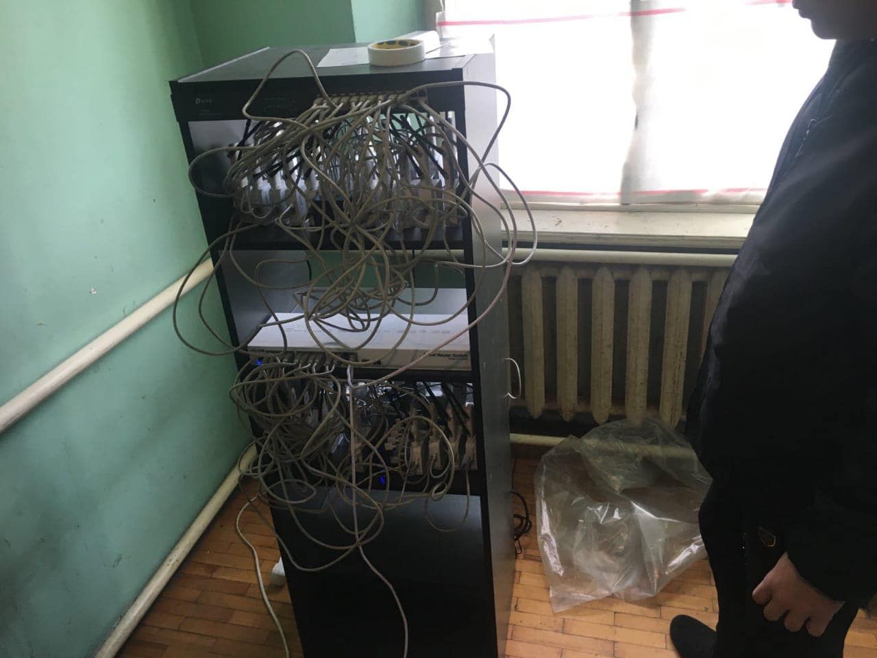 На Буковині викрили зрадників, які забезпечили окупантам анонімність в мережі для кібератак - 24 Канал На Буковині викрили зрадників, які забезпечили окупантам анонімність в мережі для кібератак - 24 Канал