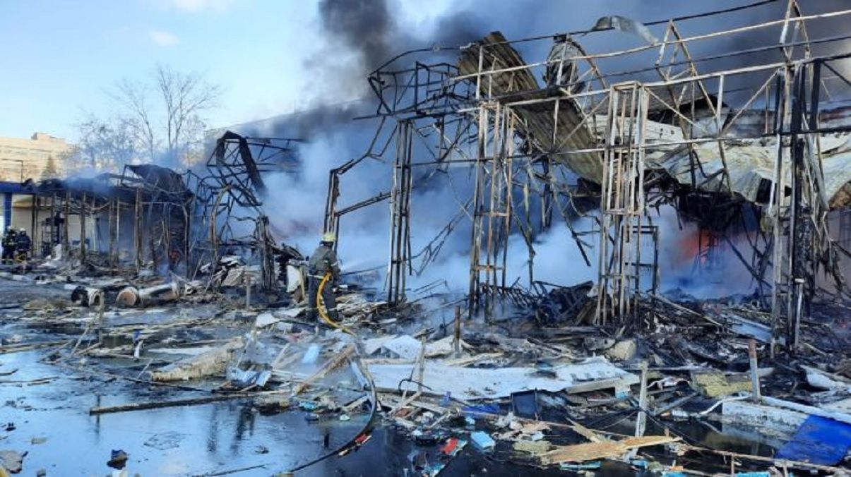 На Харківщині внаслідок обстрілів окупантів спалахнули численні пожежі: горіли багатоповерхівки - Харків