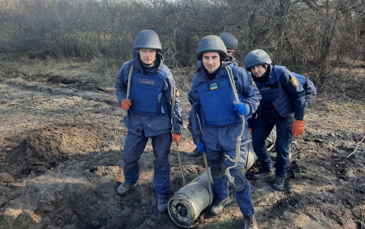 Лише за добу рятувальники вилучили та знешкодили 78 авіаційних бомб - 24 Канал Лише за добу рятувальники вилучили та знешкодили 78 авіаційних бомб - 24 Канал