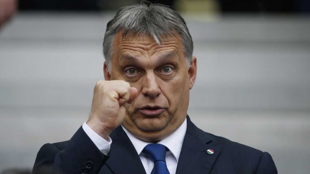 После критики Орбана его спикер все же решился осудить военные преступления россиян в Буче