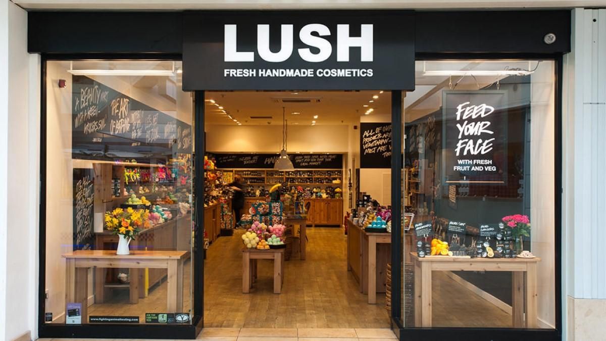 Lush закрывает треть магазинов в России и уволит почти половину сотрудников - Бизнес
