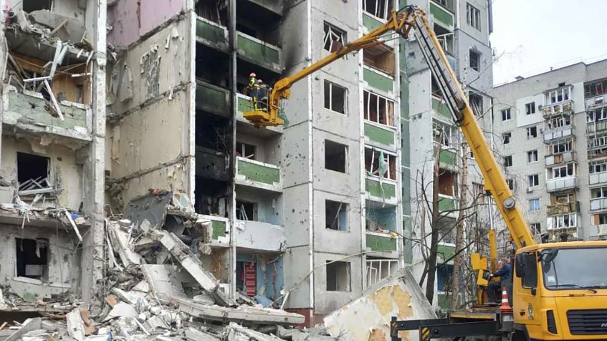 Впевнений, що під завалами ще є тіла, – Чаус про зруйновані будинки в Чернігові - 24 Канал Впевнений, що під завалами ще є тіла, – Чаус про зруйновані будинки в Чернігові - 24 Канал