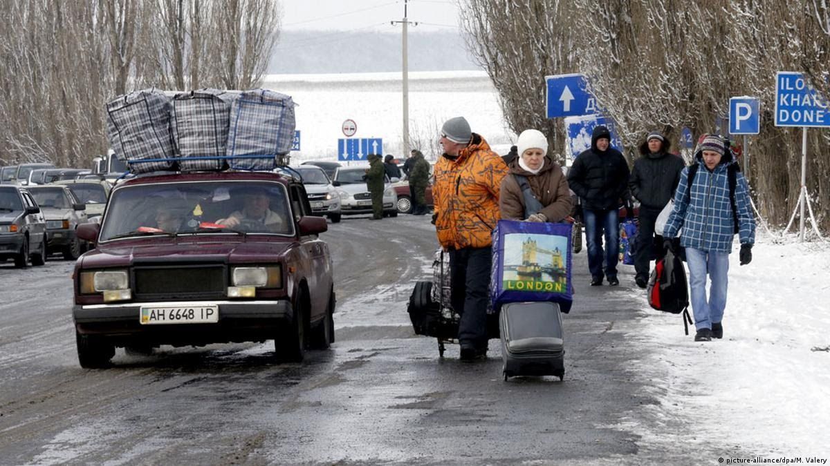 Примусово евакуйованих до Росії українців окупанти повертають на Донеччину - 24 Канал