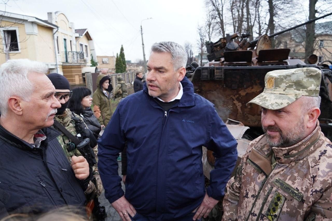 Канцлер Австрії Негаммер також відвідав Бучу - 24 Канал Канцлер Австрії Негаммер також відвідав Бучу - 24 Канал