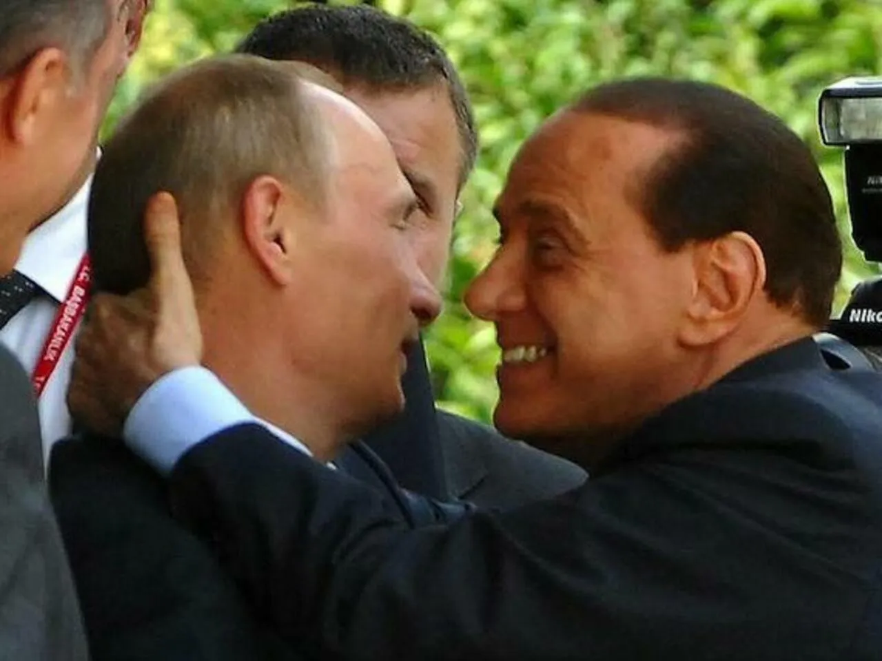 Берлусконі розкритикував свого друга Путіна за звірства в Бучі 
